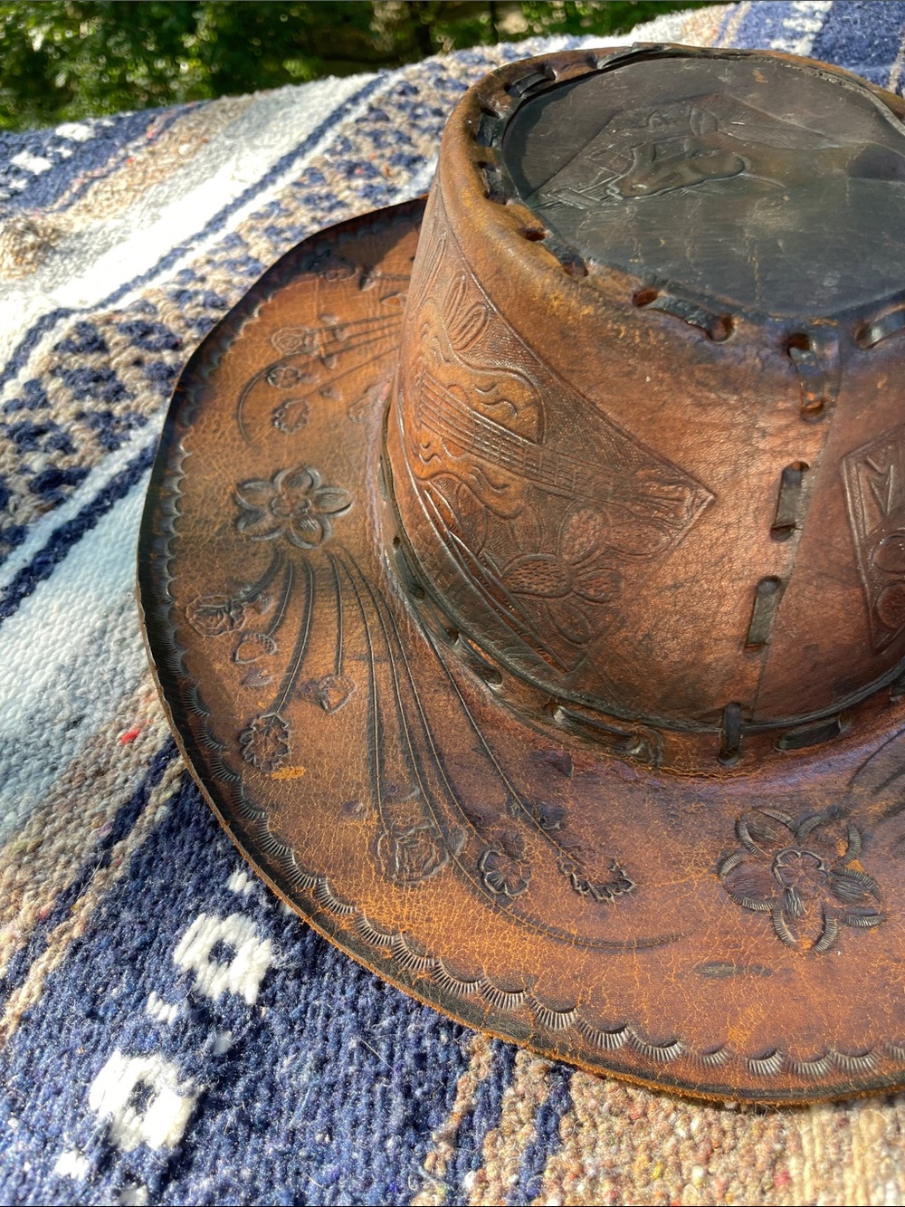 VINTAGE HAND TOOLED EMBOSSED AND STITCHED LEATHER COWBOY HAT - Picture 2 of 15
